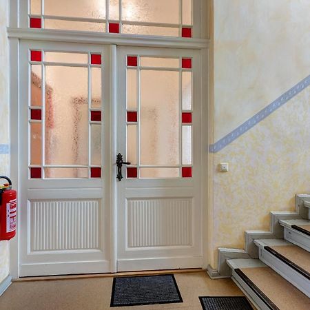 Villa Ahlbeck - Ferienwohnung Kuehlungsborn Heringsdorf  Exterior photo